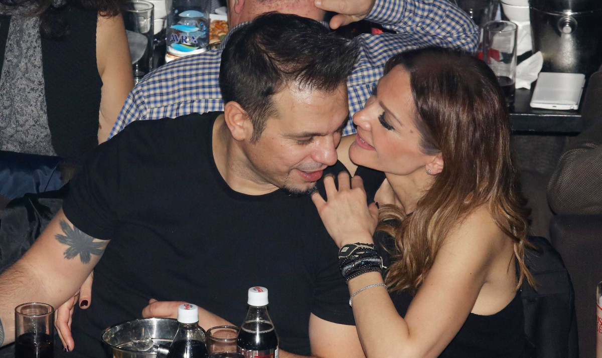 Ο Ντέμης Νικολαΐδης και η Δέσποινα Βανδή σε βραδινή του έξοδο του 2016