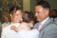Η Μαρία Μενούνος μοιράζεται φωτογραφίες από τη βάπτιση της κόρης της και δηλώνει ευγνώμων