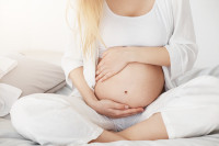 Η εγκυμοσύνη προσθέτει έξτρα χρόνο στη βιολογική ηλικία των γυναικών - Νέα έρευνα