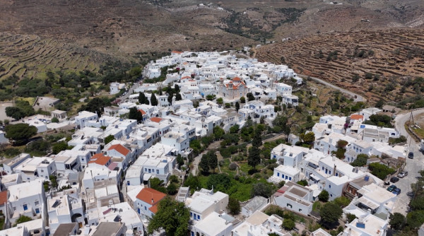 Όπου υπάρχει Ελλάδα: Για 2η μέρα η εκπομπή εξερευνά τα χωριά της Τήνου